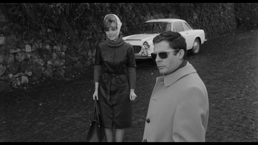 Screen capture from L'Assassino