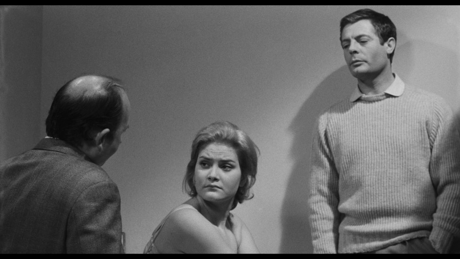 Screen capture from L'Assassino