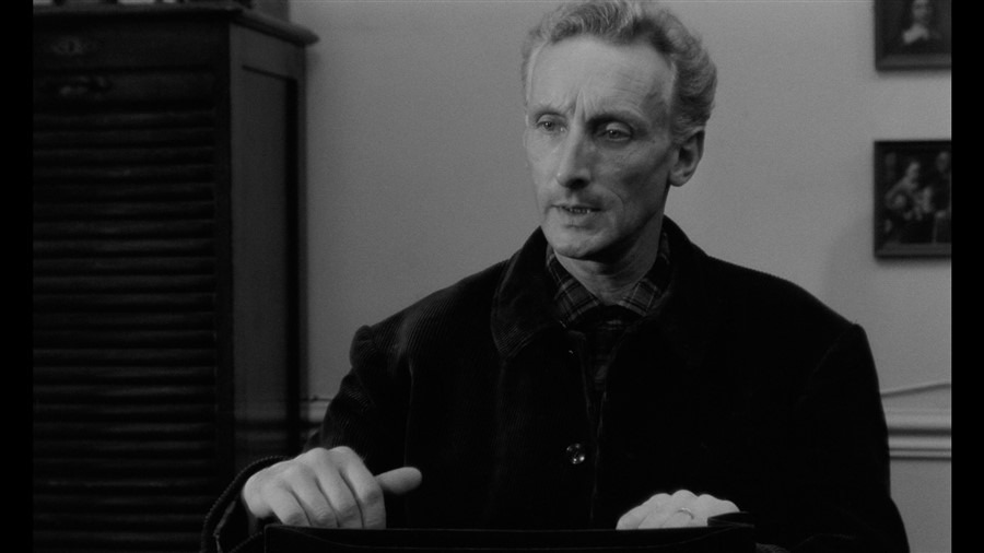 Screen capture from Au hasard Balthazar