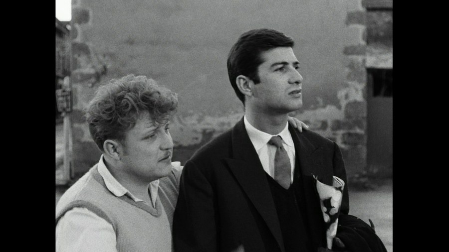 Screen capture from Le beau Serge