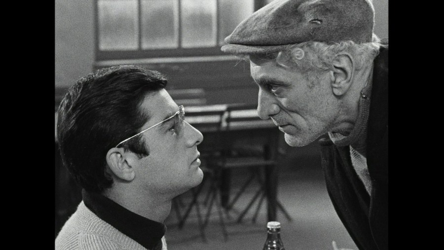 Screen capture from Le beau Serge