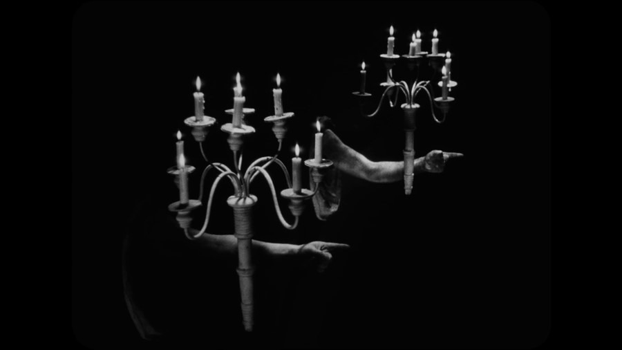 Screen capture from La Belle et la bête