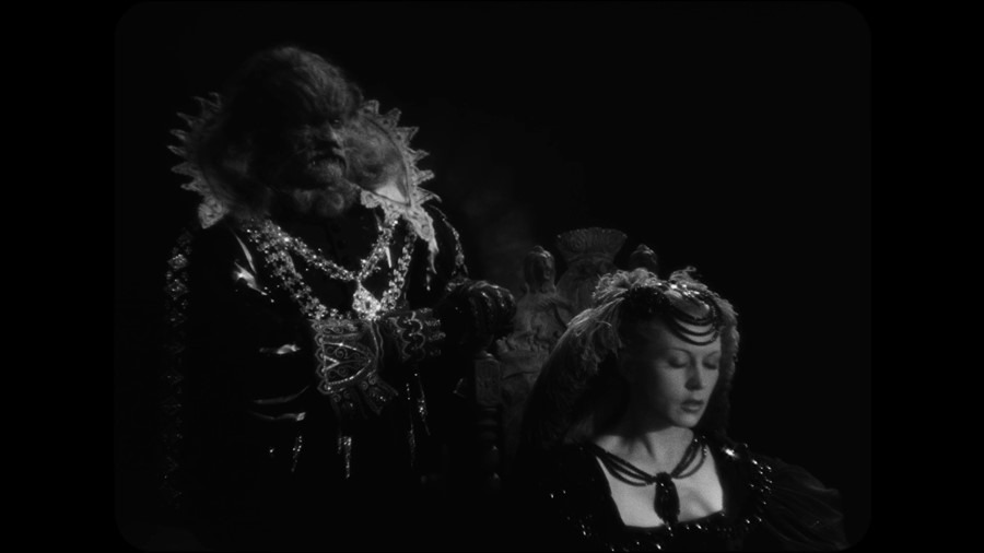 Screen capture from La Belle et la bête