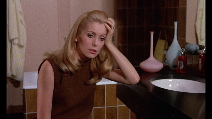 Screen capture from Belle de jour