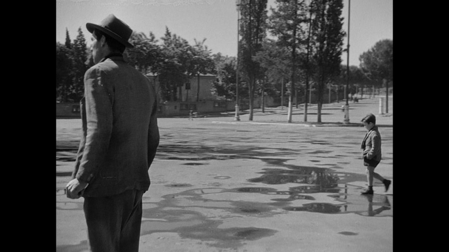 Screen capture from Bicycle Thieves