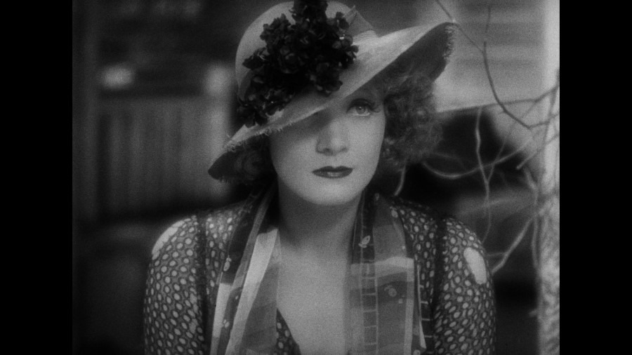 Screen capture from Blonde Venus