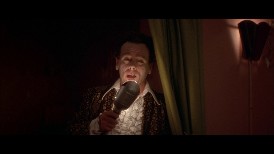 Screen capture from Blue Velvet