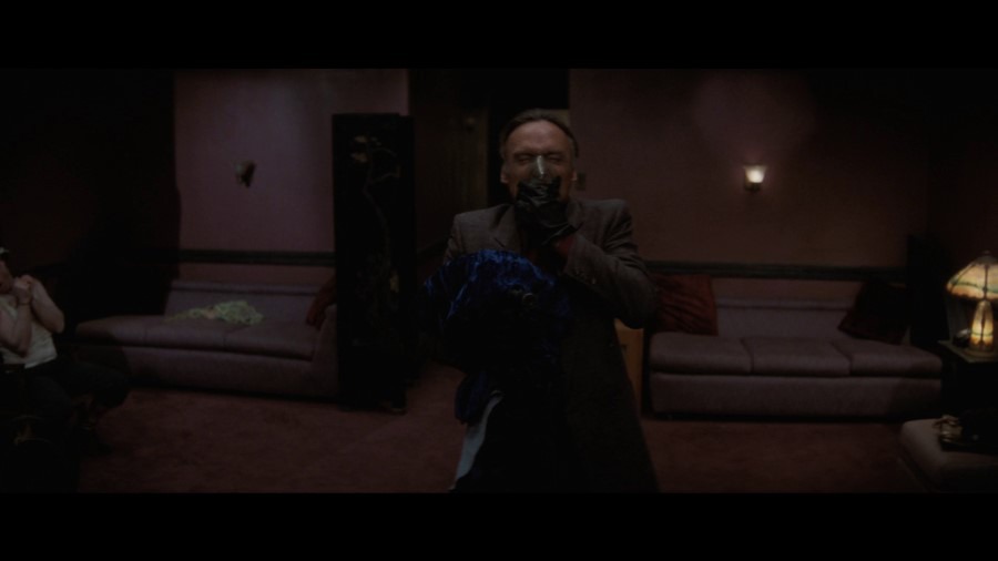 Screen capture from Blue Velvet
