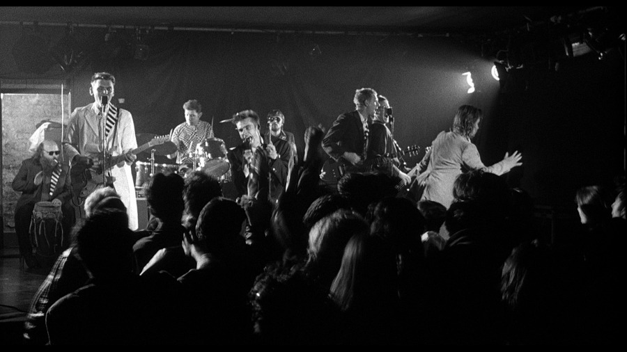 Screen capture from La vie de bohème