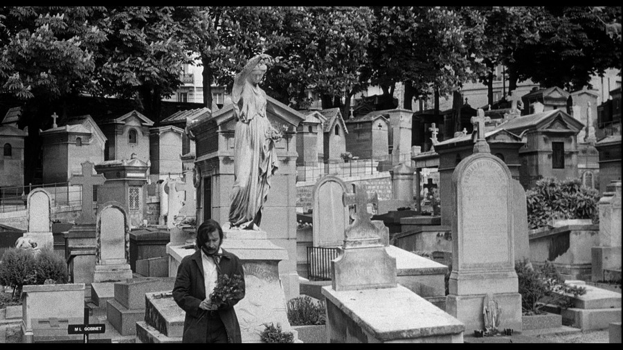 Screen capture from La vie de bohème