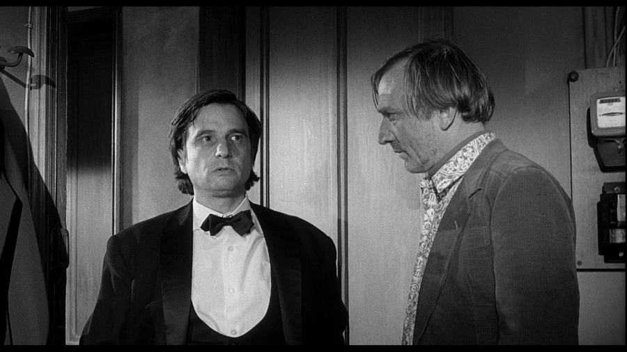Screen capture from La vie de bohème