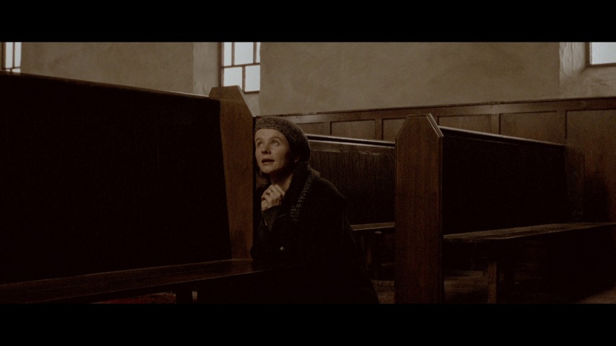 Screen capture from Breaking the Waves