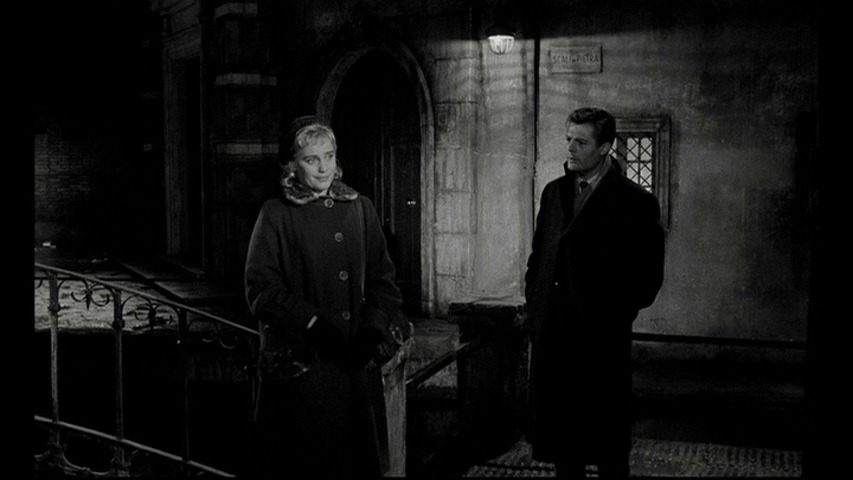 Screen capture from Le notti bianche