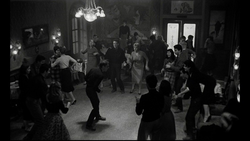 Screen capture from Le notti bianche