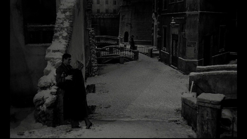 Screen capture from Le notti bianche