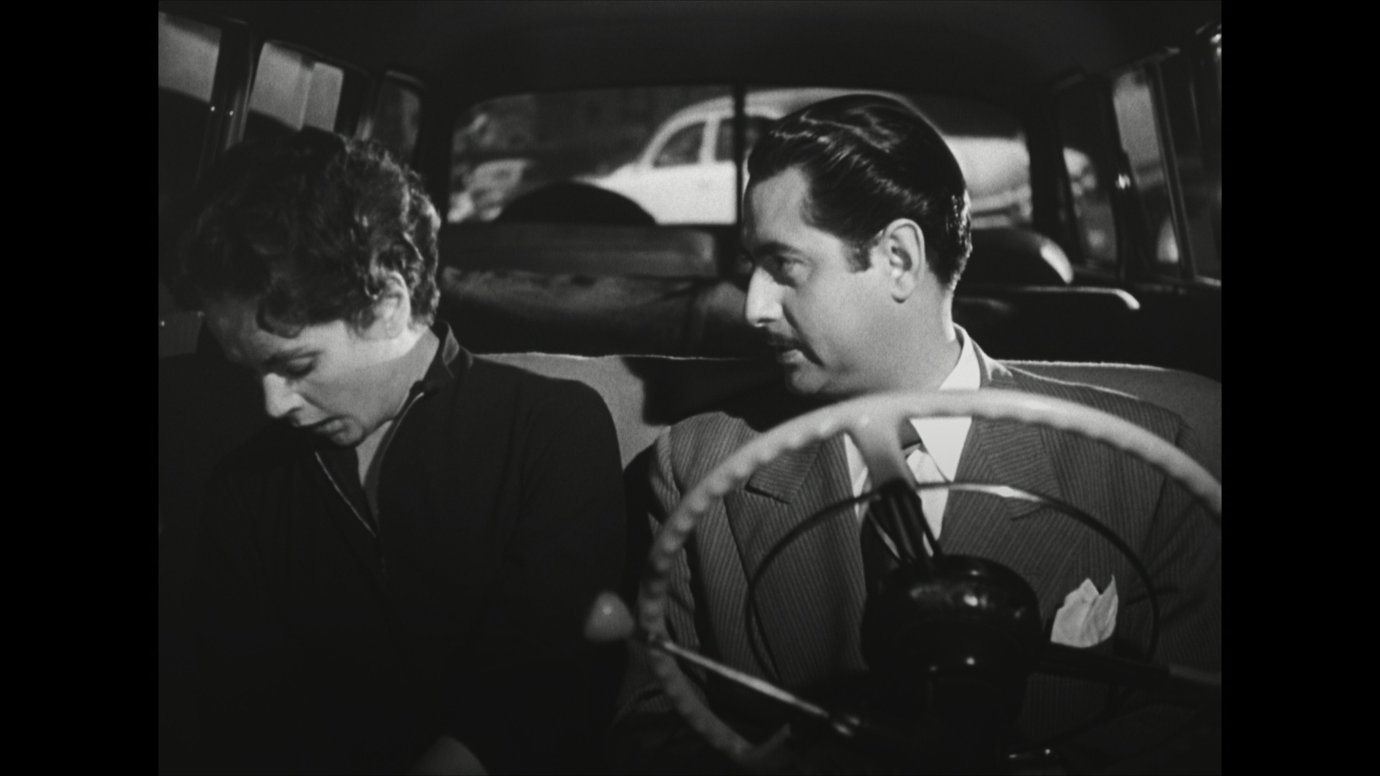 Screen capture from Él