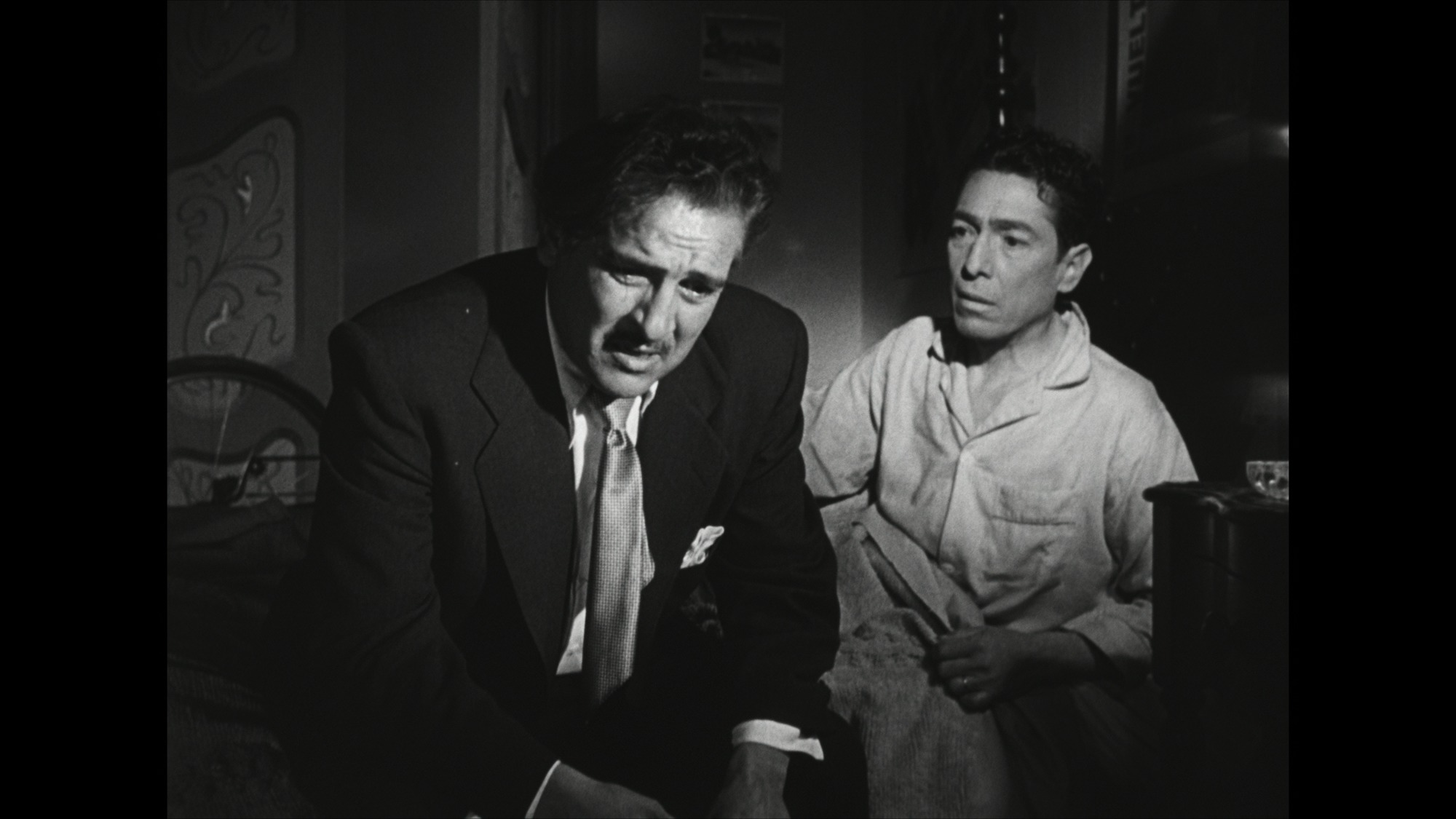 Screen capture from Él