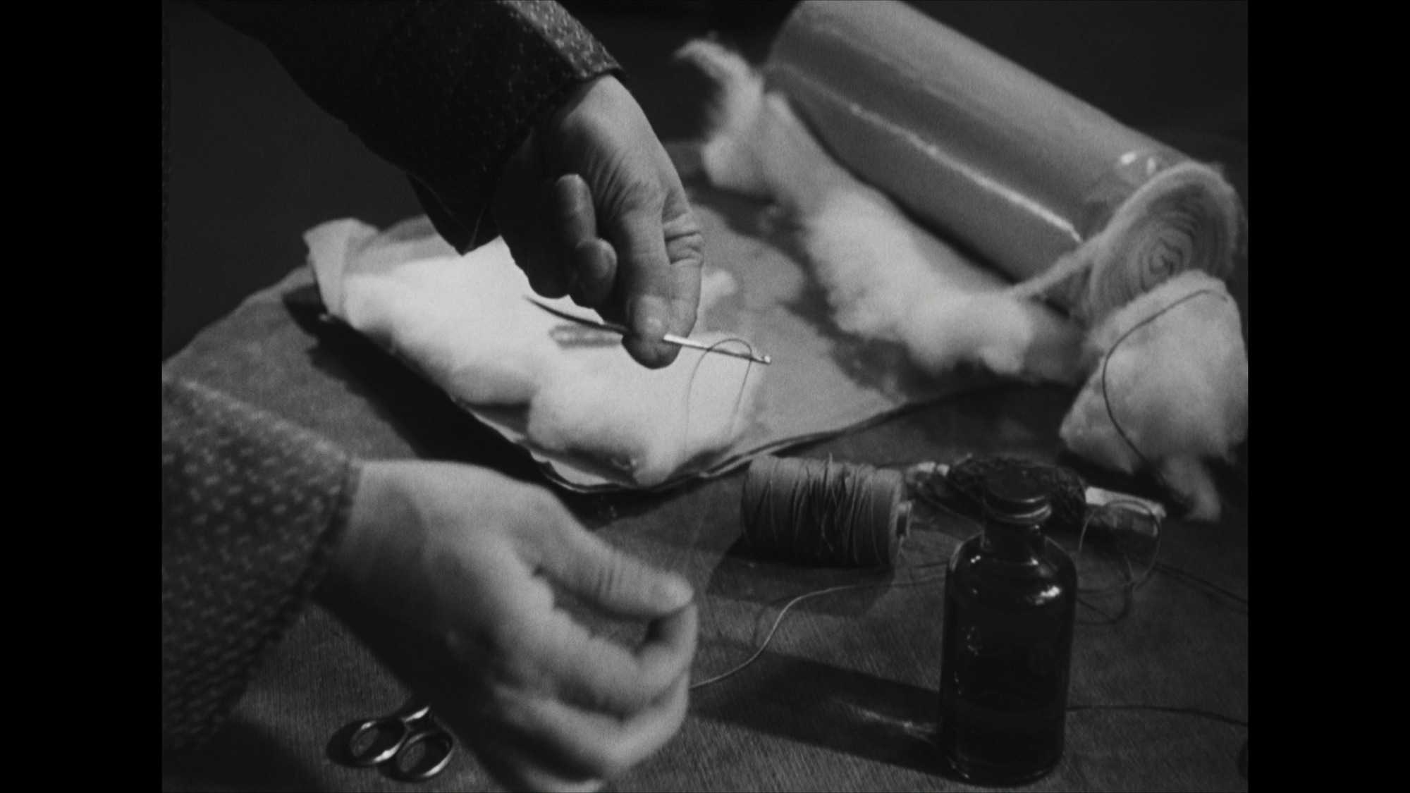 Screen capture from Él