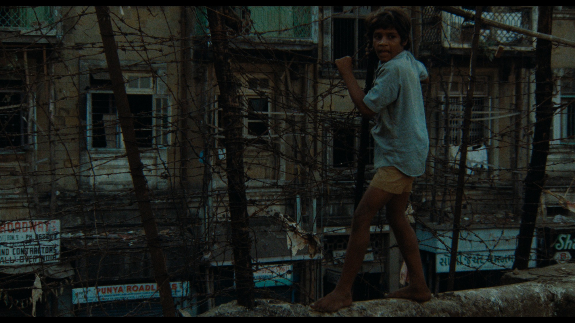Screen capture from Salaam Bombay!