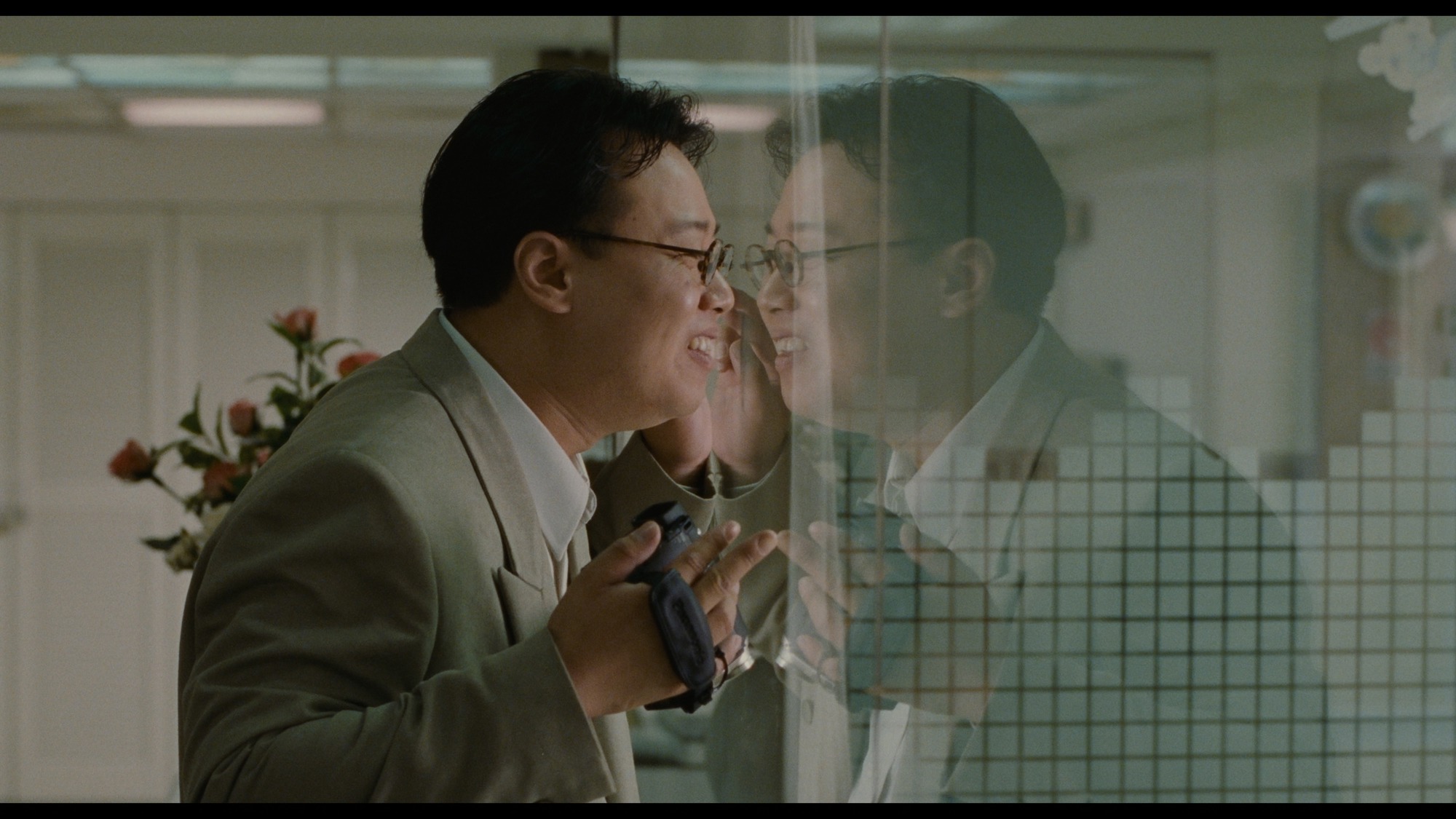 Screen capture from Yi Yi