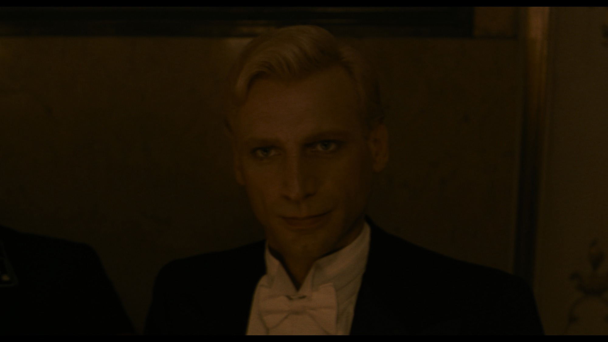 Screen capture from Kiss of the Spider Woman
