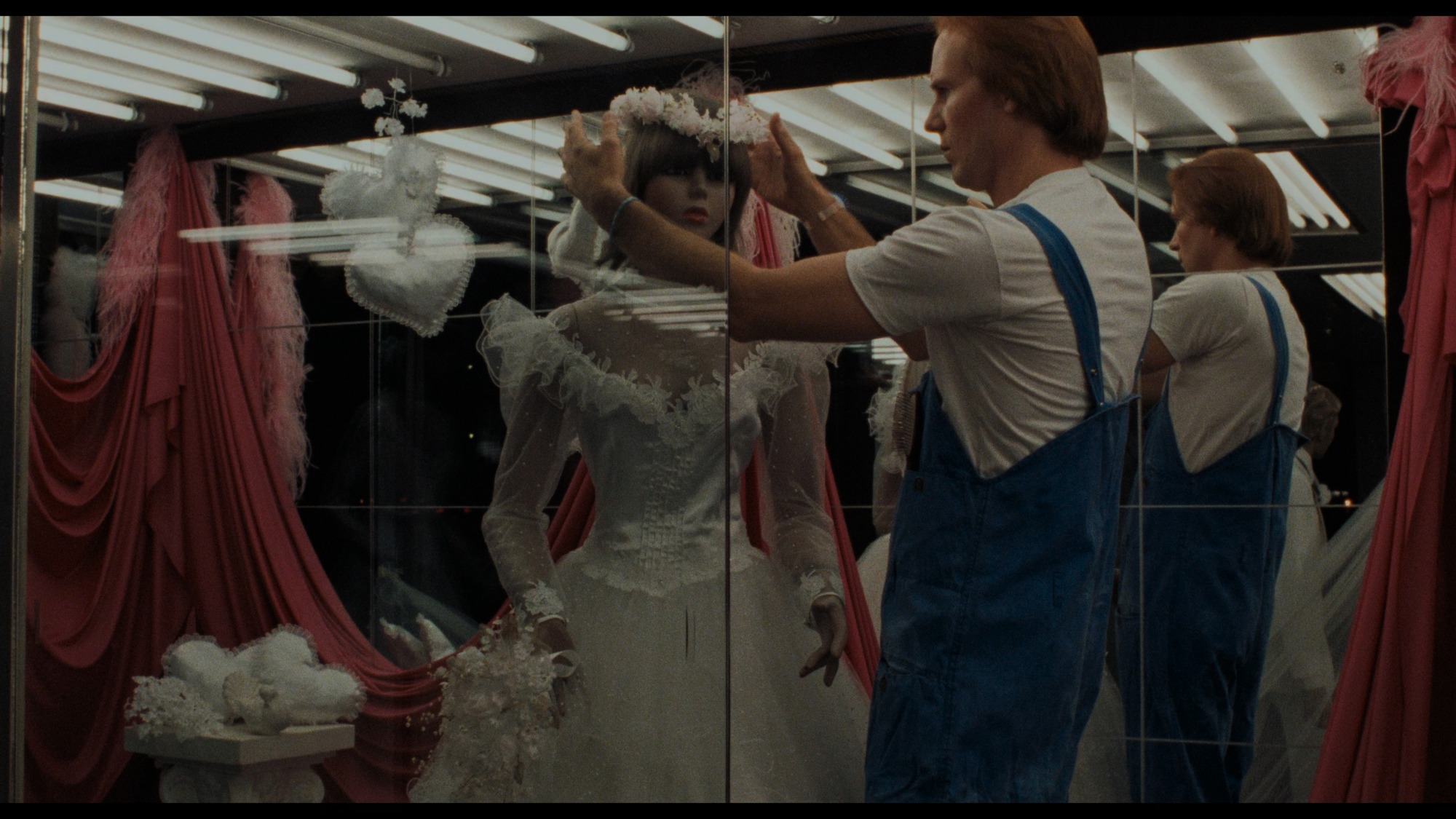 Screen capture from Kiss of the Spider Woman