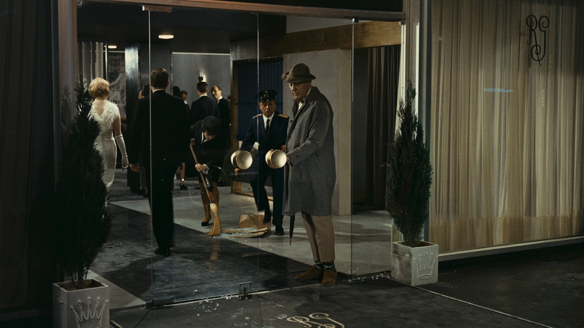 Screen capture from PlayTime