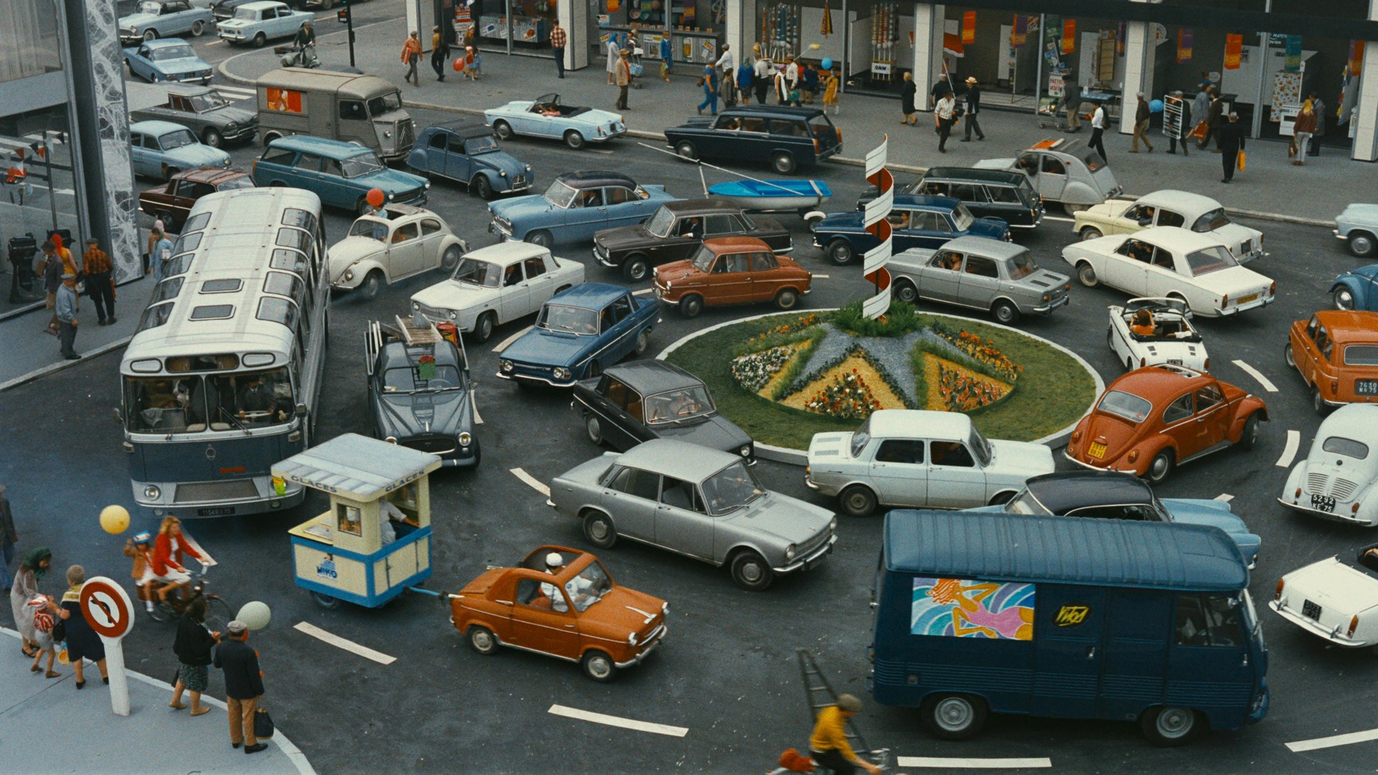 Screen capture from PlayTime