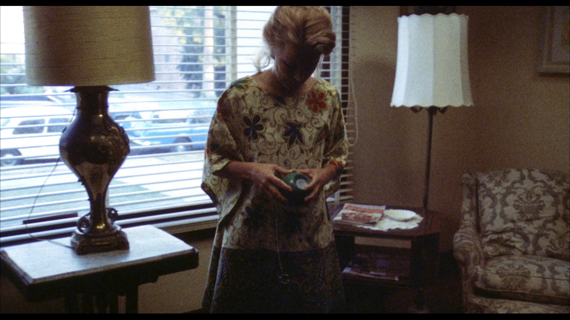 Screen capture from A Woman Under the Influence
