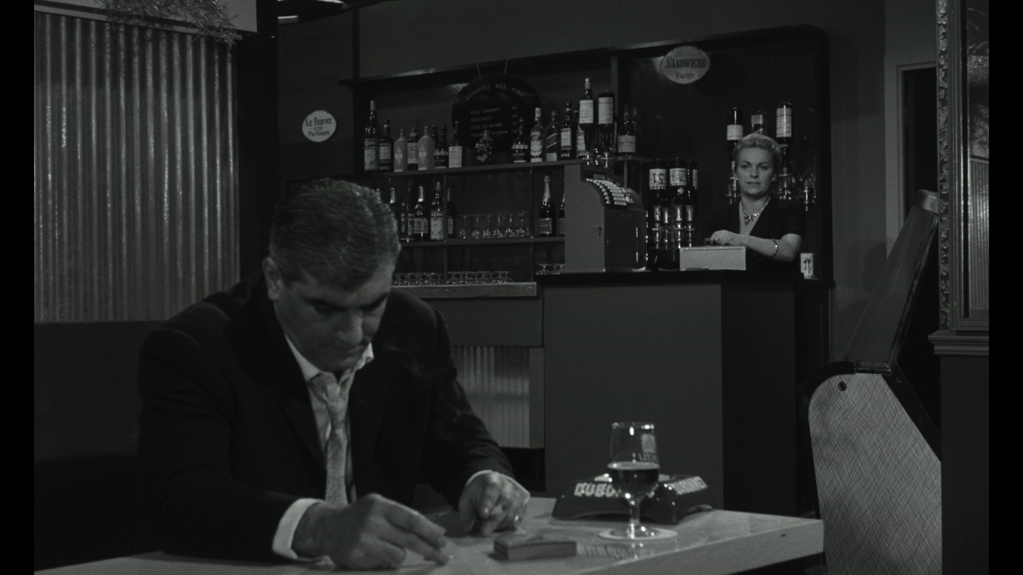 Screen capture from Classe tous risques