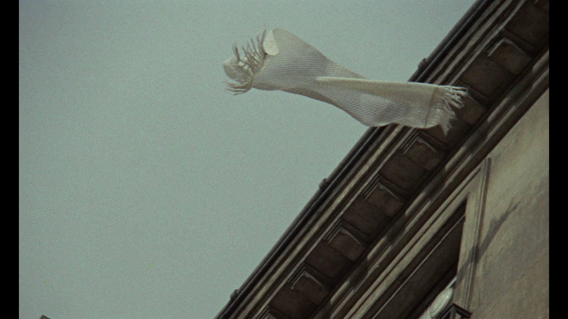 Screen capture from Une femme douce