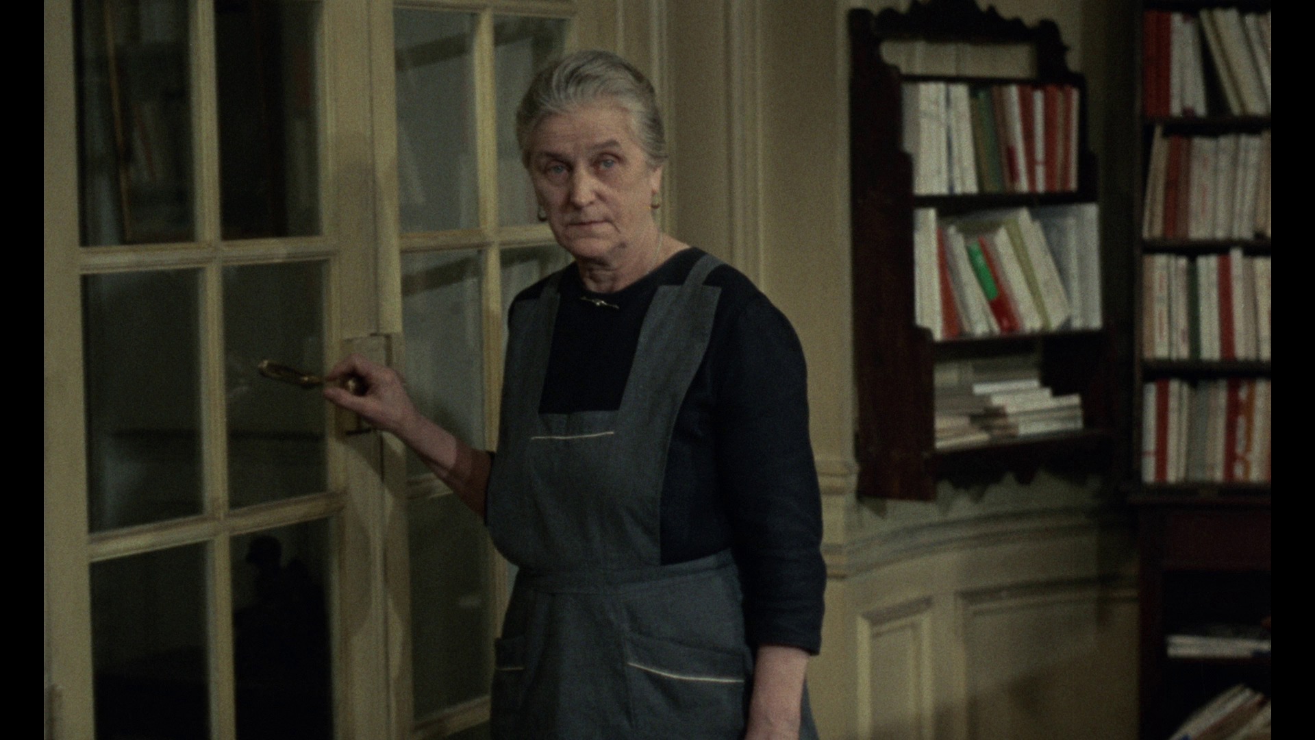 Screen capture from Une femme douce