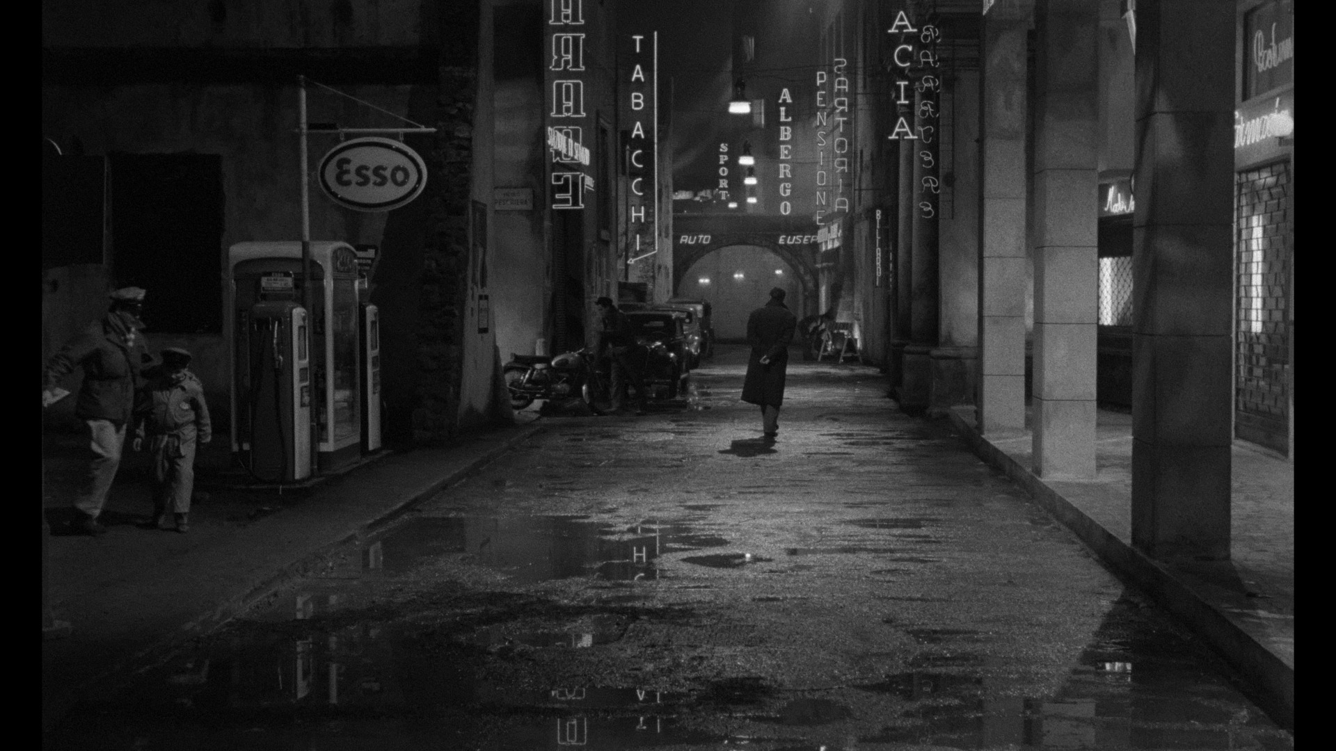 Screen capture from Le notti bianche