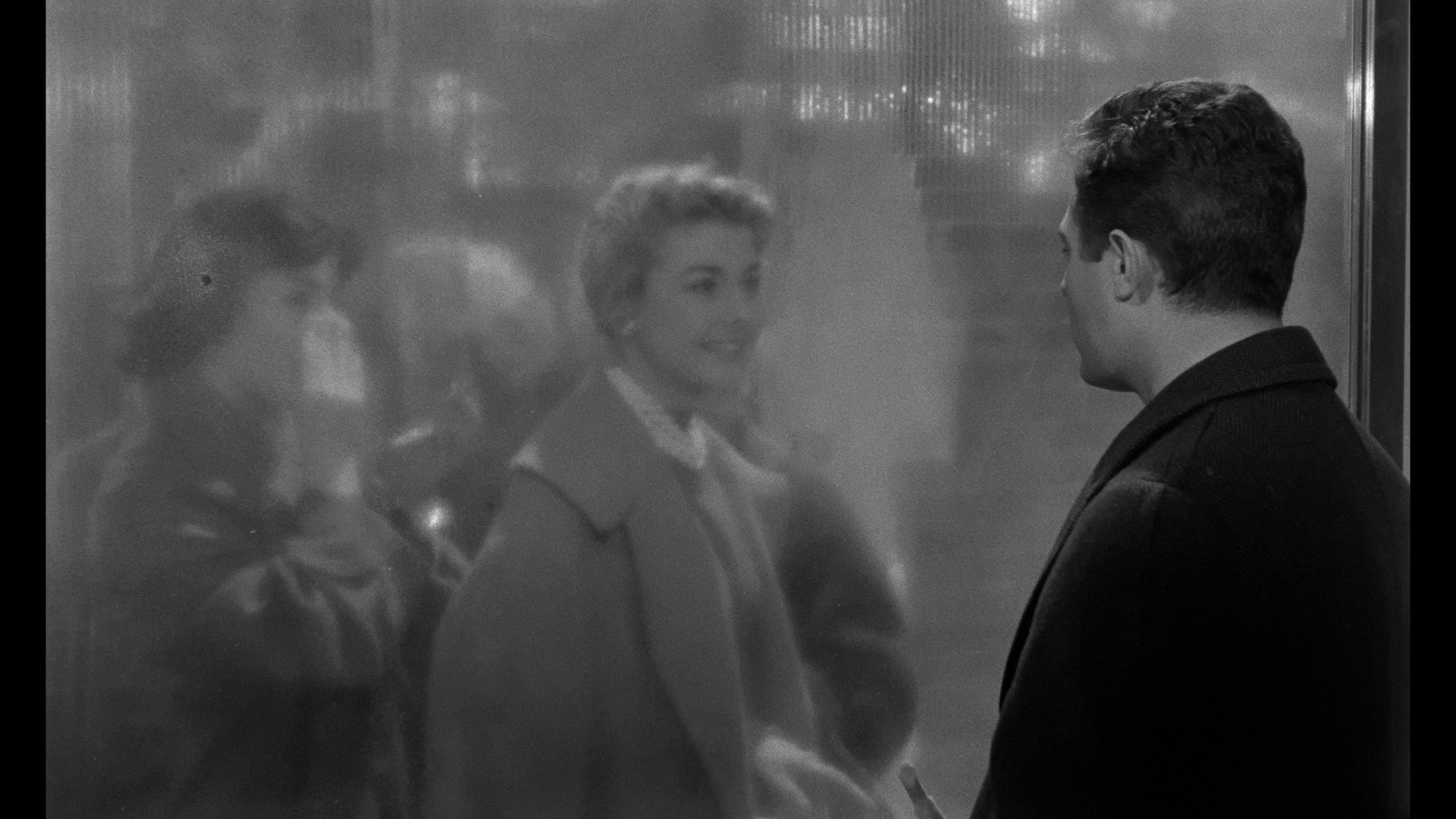 Screen capture from Le notti bianche