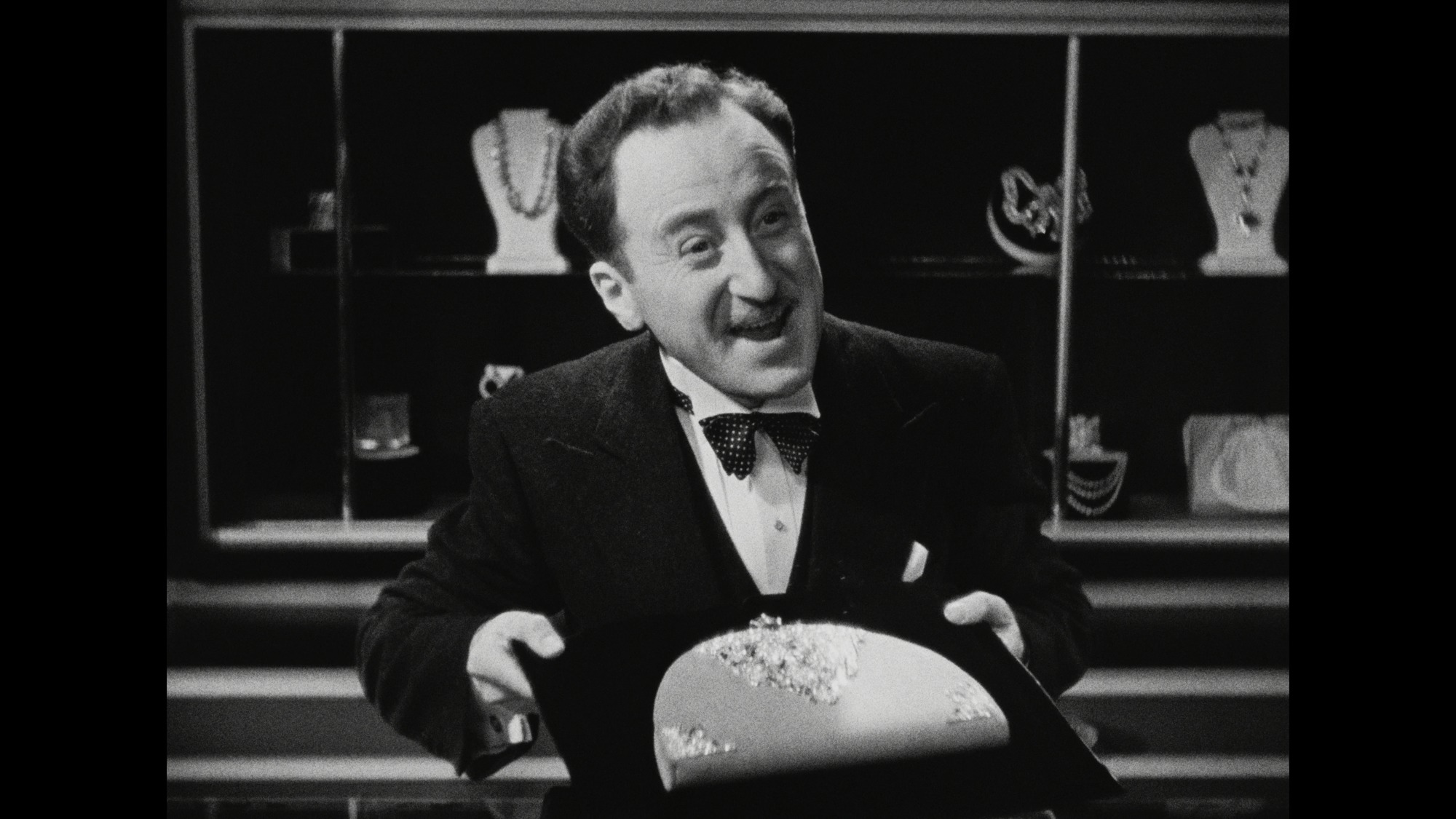 Screen capture from Trouble in Paradise