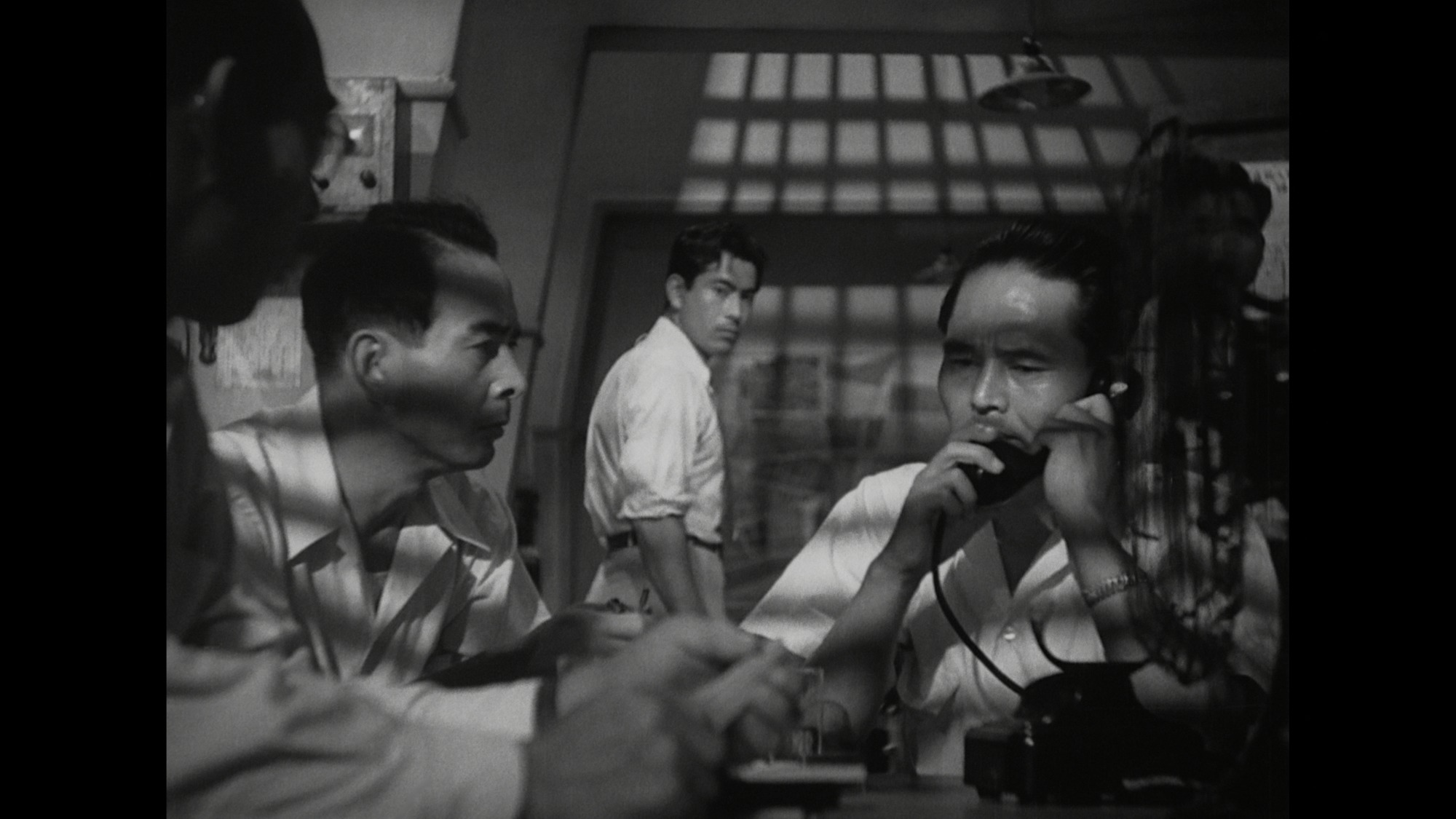 Screen capture from Stray Dog