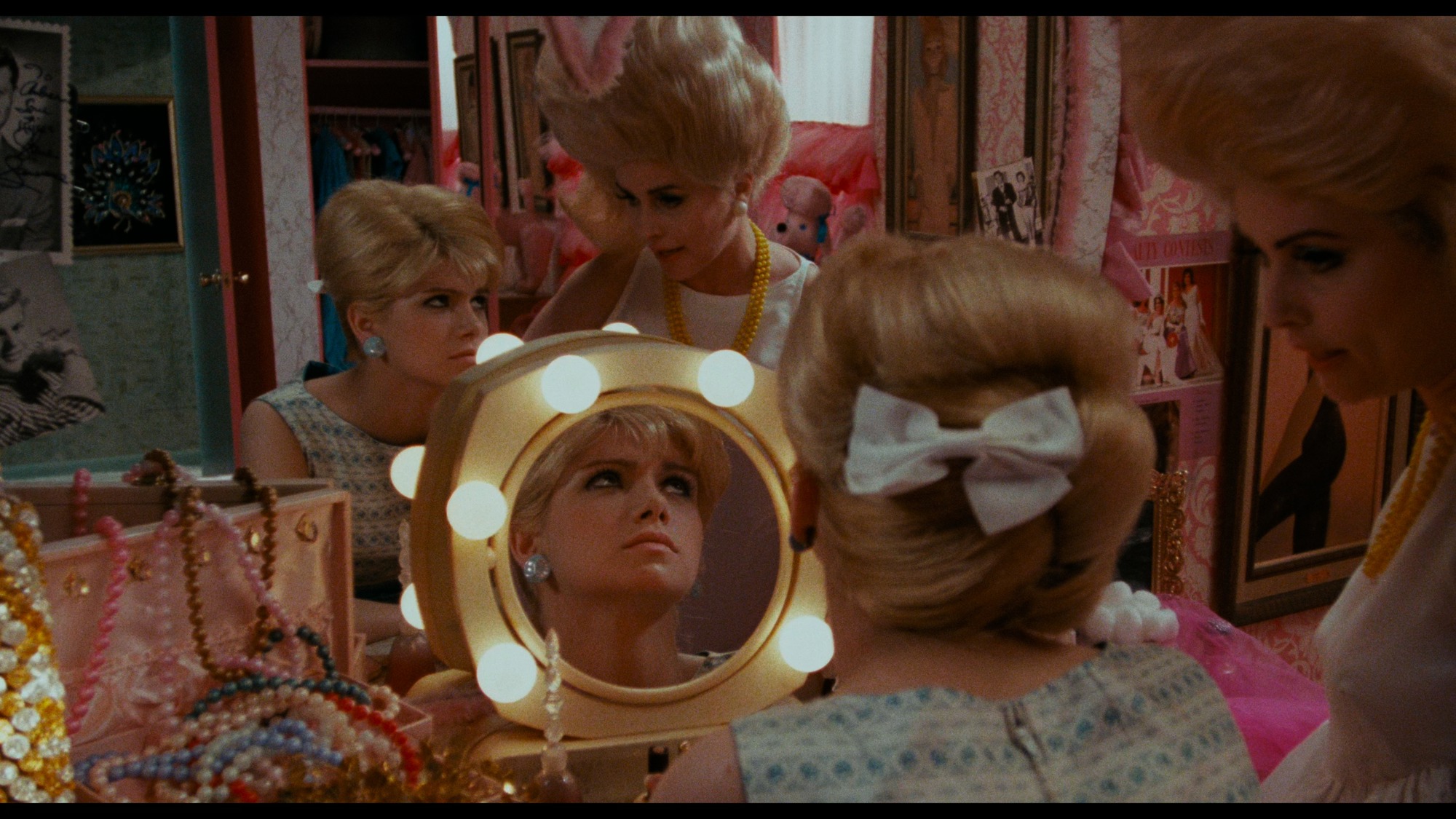 Screen capture from Hairspray