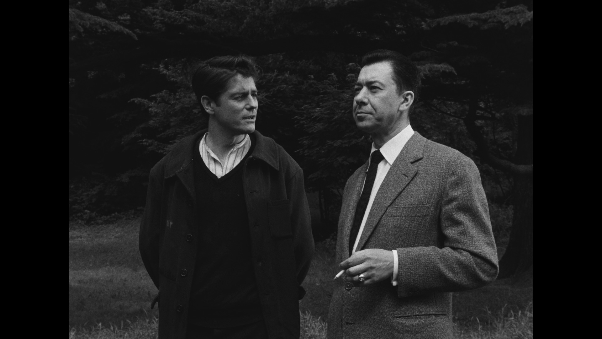Screen capture from La tête contre les murs