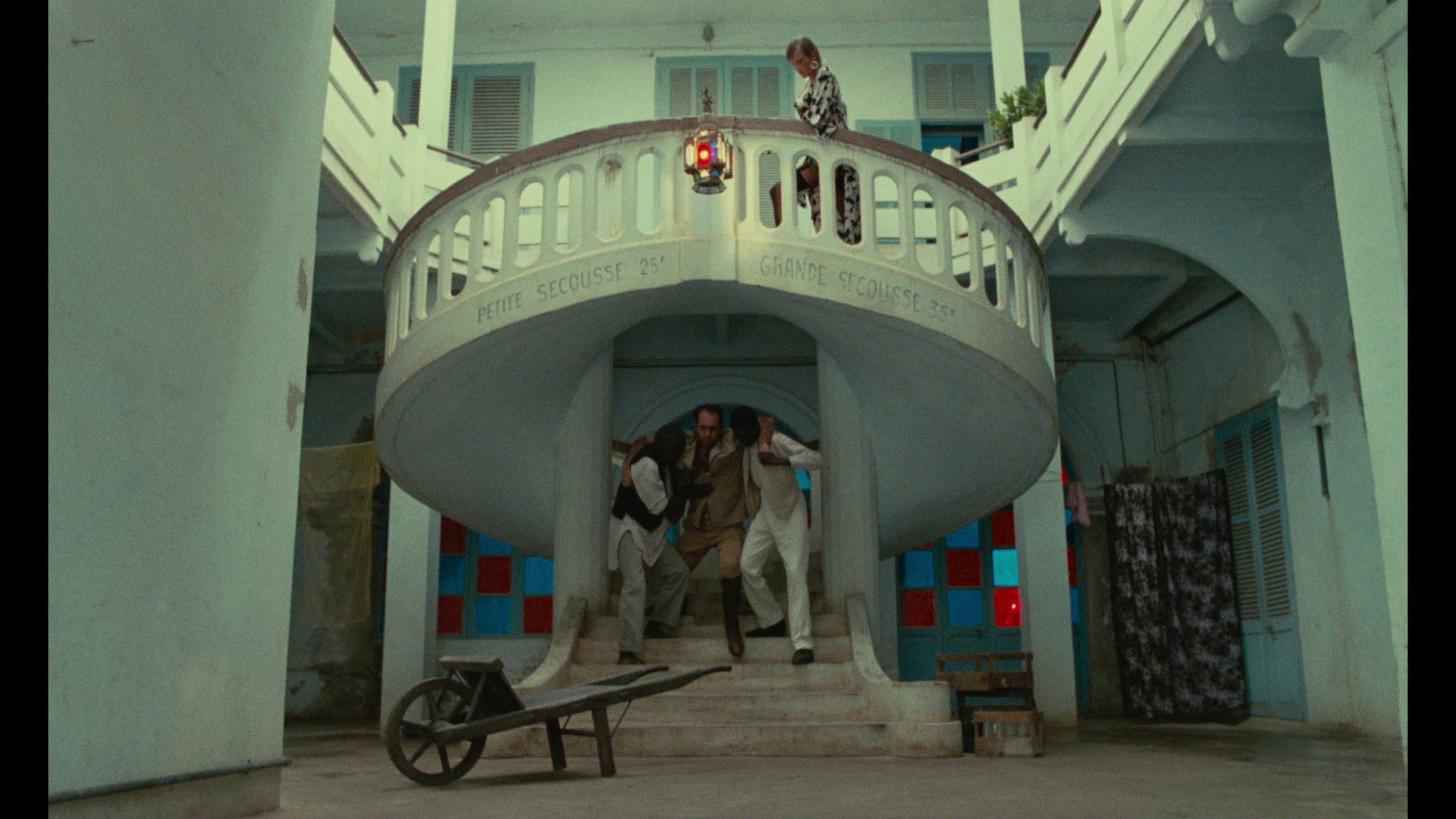 Screen capture from Coup de torchon