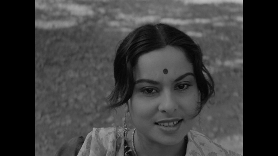 Screen capture from Charulata