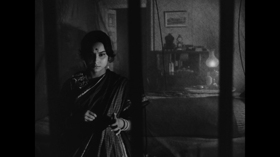 Screen capture from Charulata