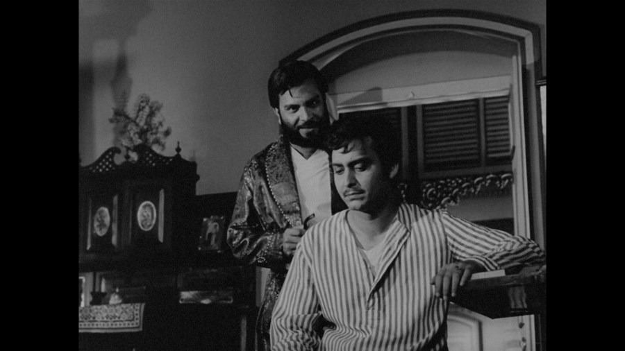 Screen capture from Charulata