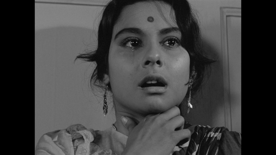 Screen capture from Charulata