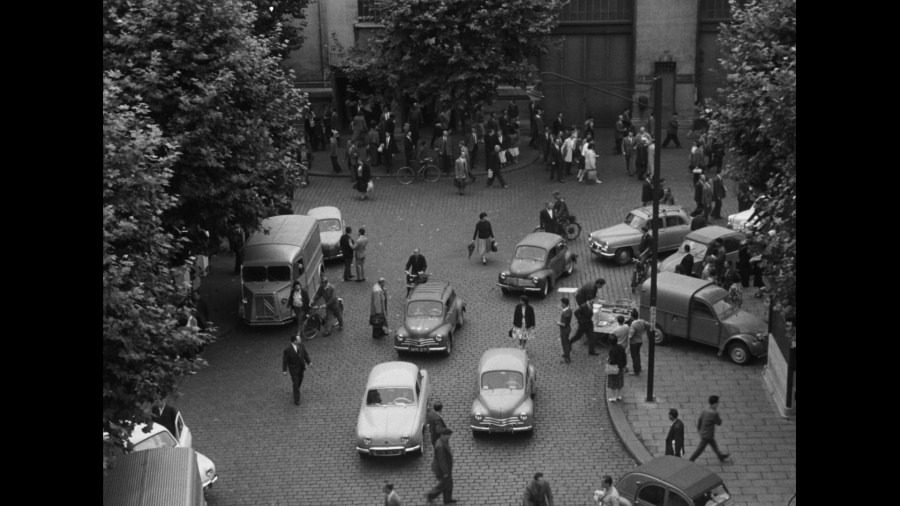 Screen capture from Chronicle of a Summer