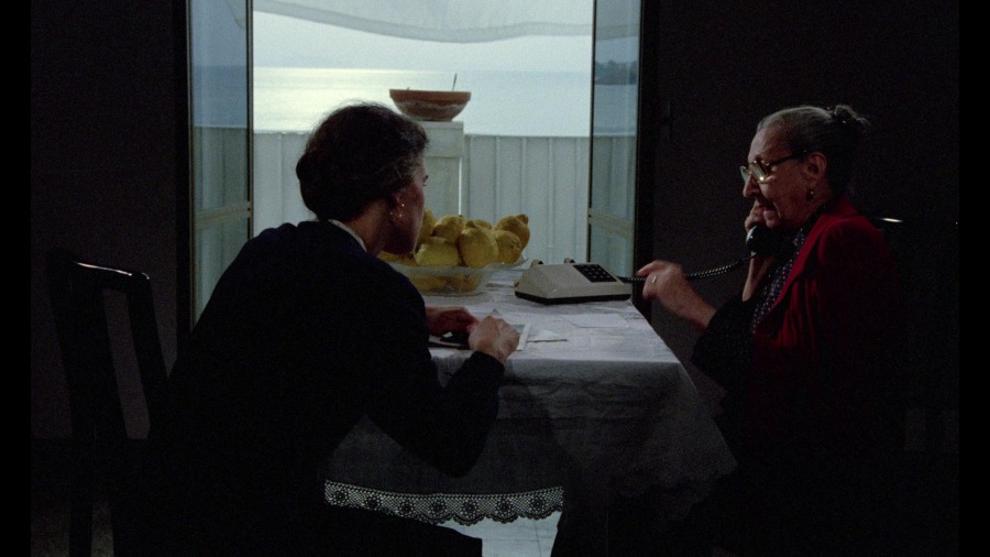 Screen capture from Cinema Paradiso
