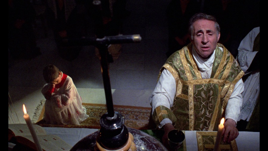 Screen capture from Cinema Paradiso