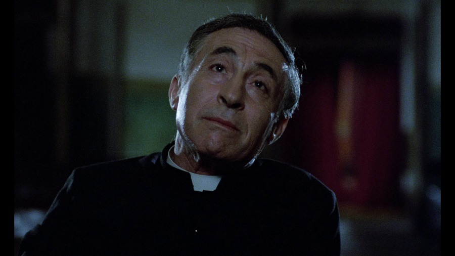 Screen capture from Cinema Paradiso