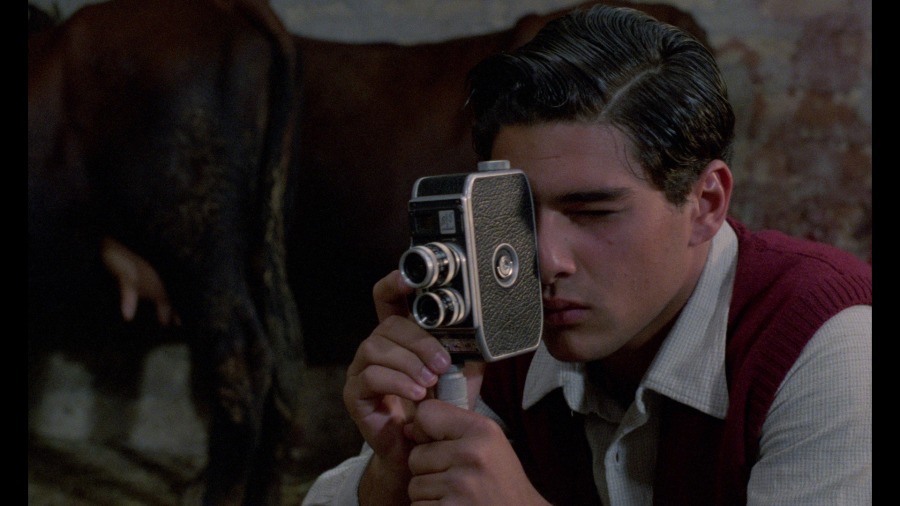 Screen capture from Cinema Paradiso