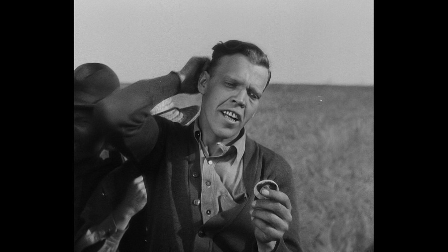 Screen capture from City Girl