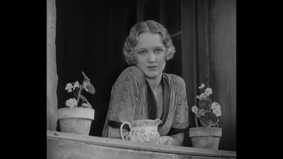 Screen capture from City Lights